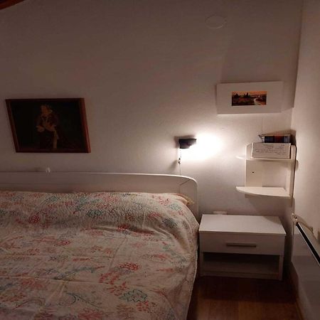 Holiday Home Kamenice - One Bedroom Holiday Home With Terrace Gruda Buitenkant foto
