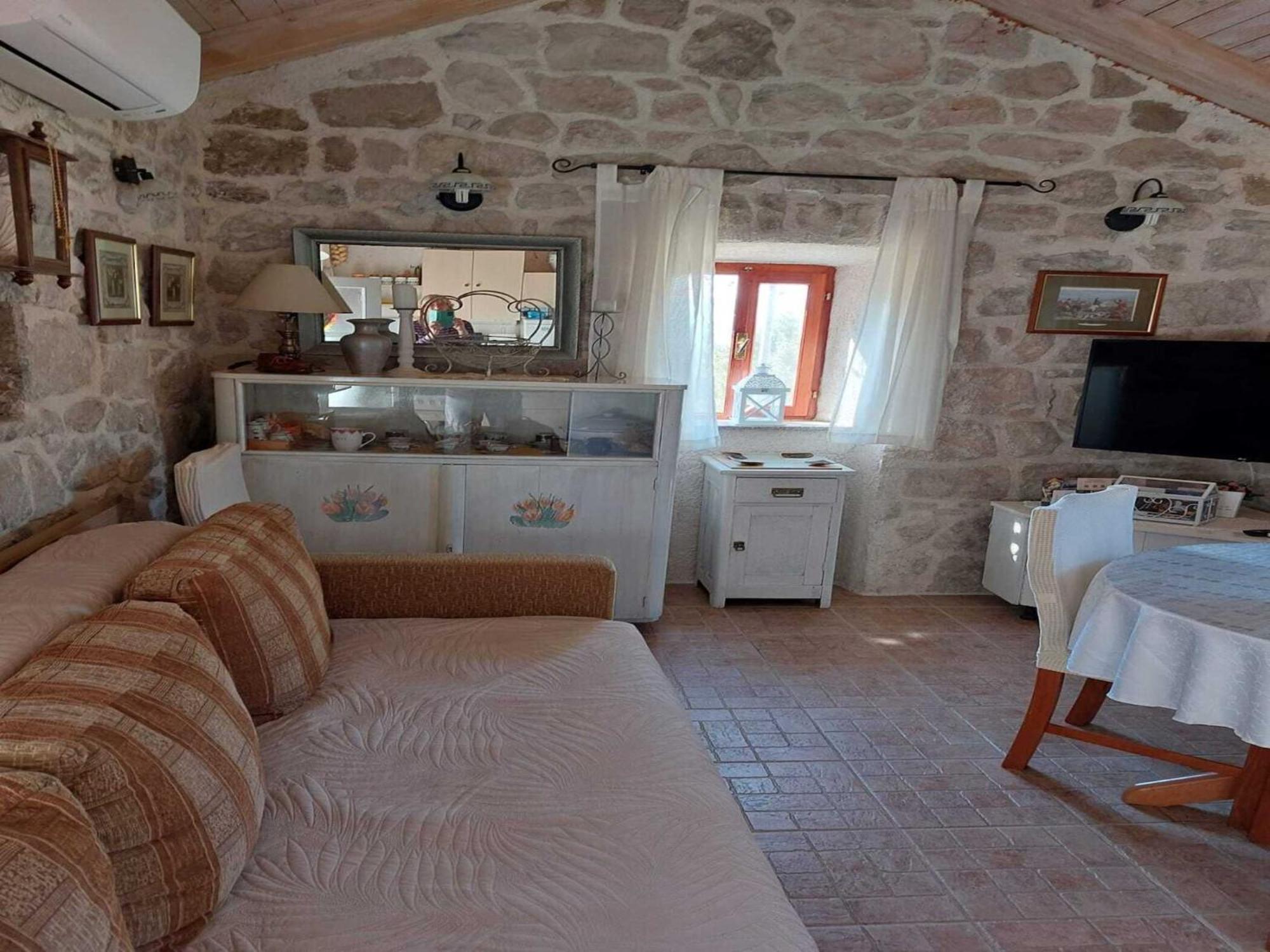 Holiday Home Kamenice - One Bedroom Holiday Home With Terrace Gruda Buitenkant foto